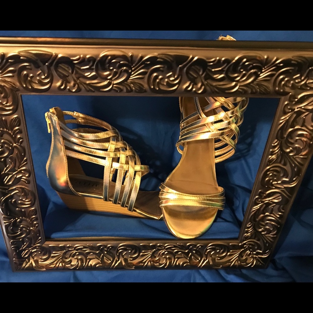 Goddess Gladiator dripped in Gold Sandal